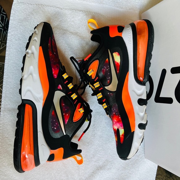 Air Max 270 React - Picture 5 of 8